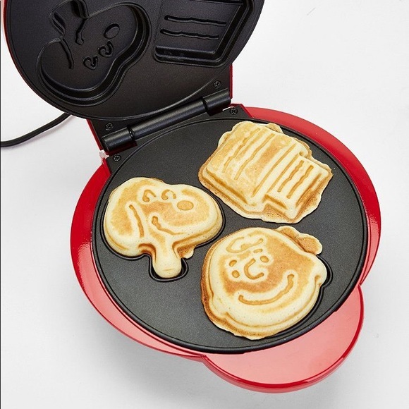 Peanuts Other - Snoopy Peanuts Waffle Pancake Maker